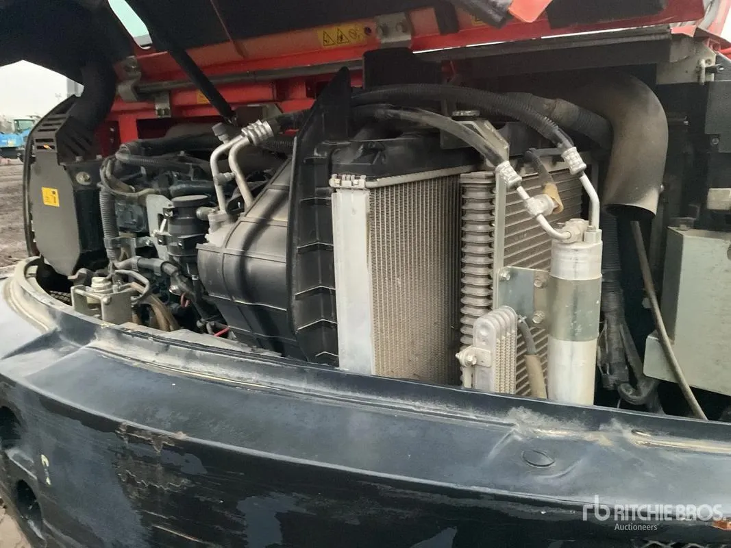 Малый экскаватор KUBOTA KX080-5 б/у5