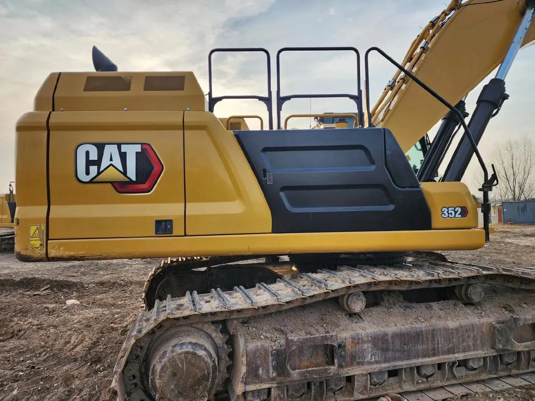 Большой экскаватор CAT 352 б/у1