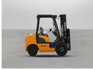 Дизельный вилочный погрузчик HYUNDAI 30DE-7 б/у1