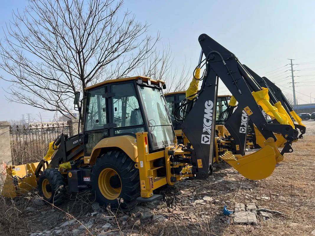 Экскаватор-погрузчик XCMG XC870HK б/у1