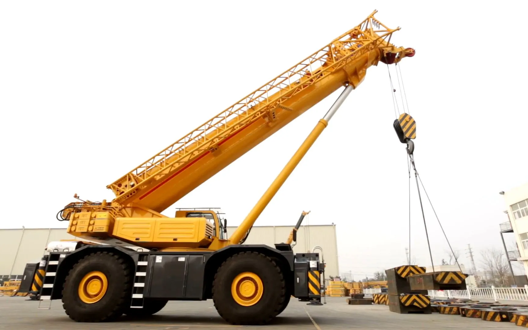 Кран повышенной проходимости XCMG XCR90_E б/у1