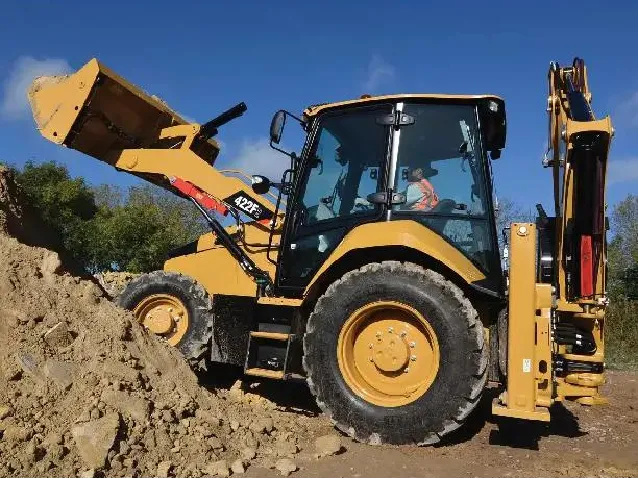 Экскаватор-погрузчик CAT 422F2 б/у1