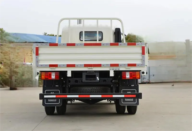 Легкий грузовик SINOTRUK HOWO 4x2 б/у1