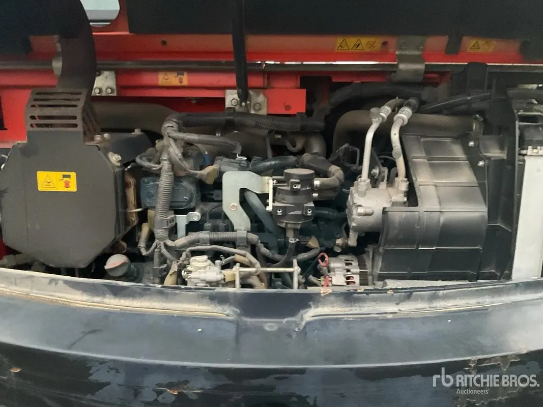 Малый экскаватор KUBOTA KX080-5 б/у6