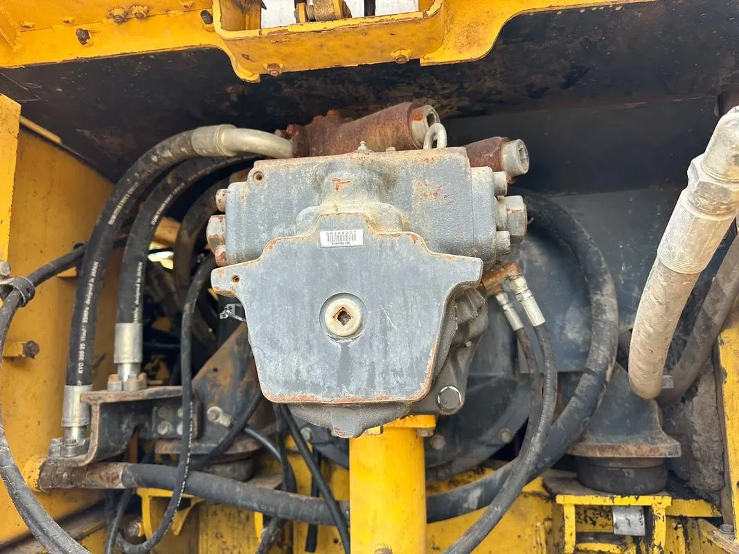 Большой экскаватор KOMATSU PC360-7 б/у2