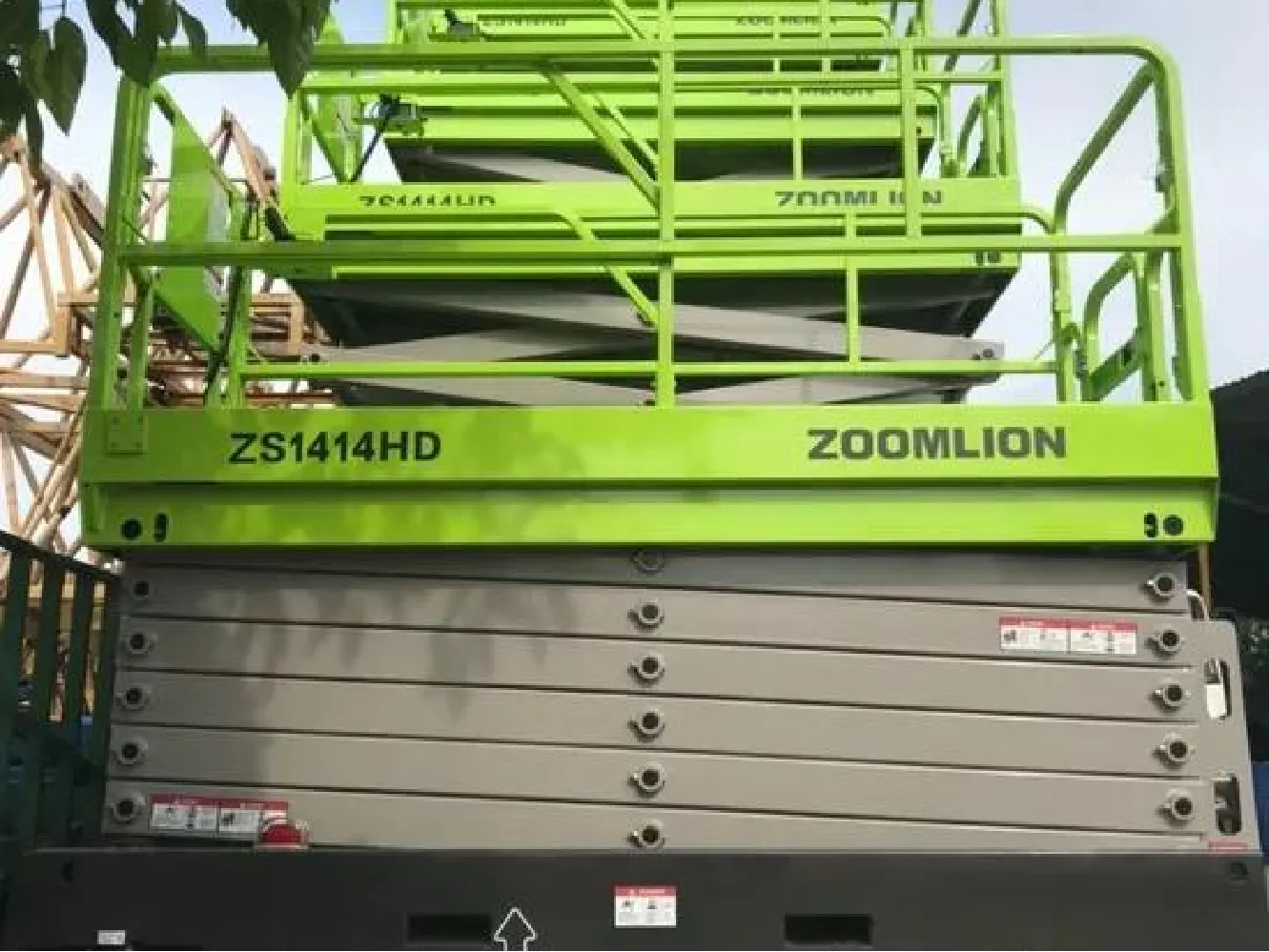 Ножничный подъемник для пересеченной местности ZOOMLION ZS1414HD б/у1