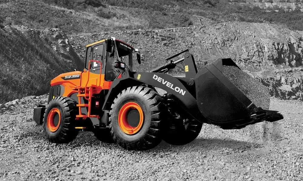 Колесный погрузчик Develon SD300 б/у