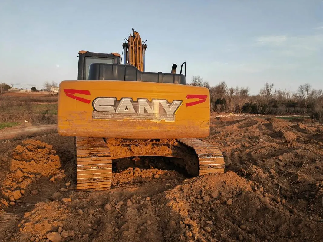 Средний экскаватор SANY SY215C б/у1