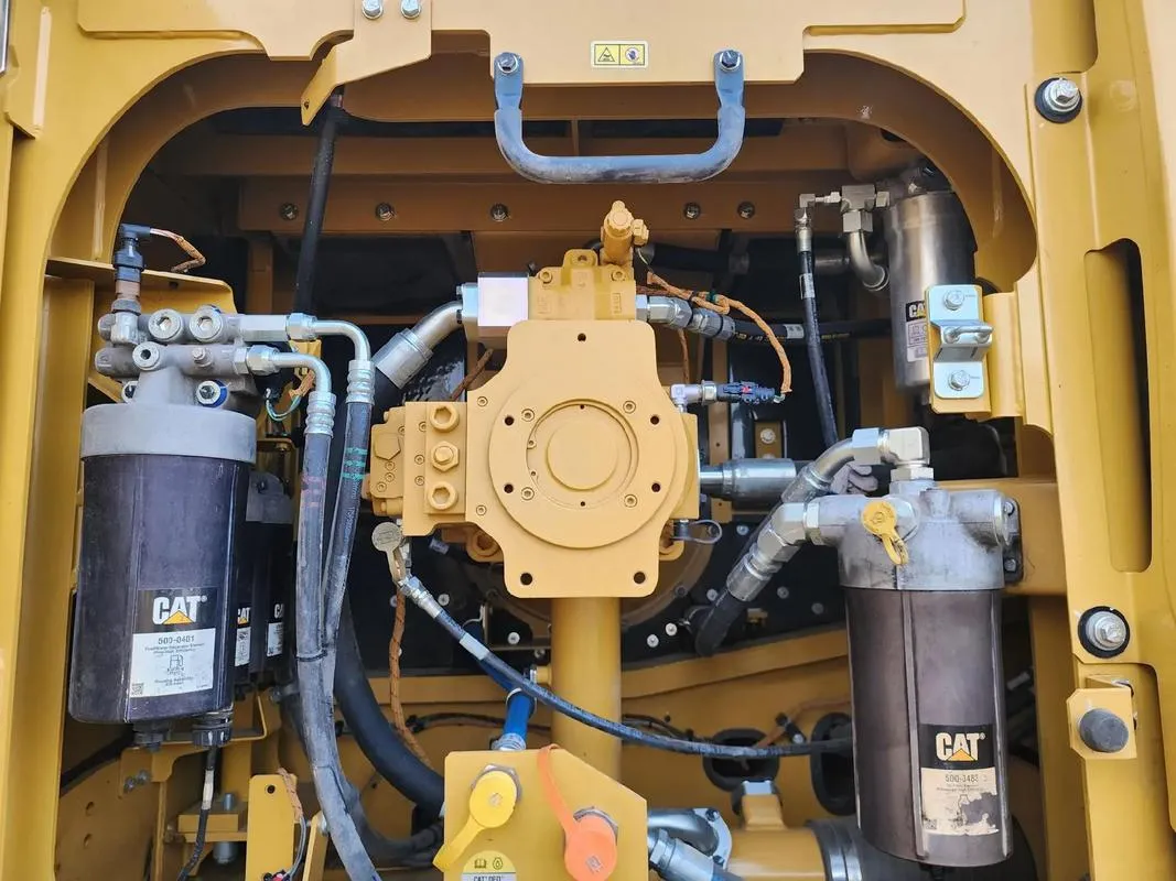 Большой экскаватор CAT 352 б/у2