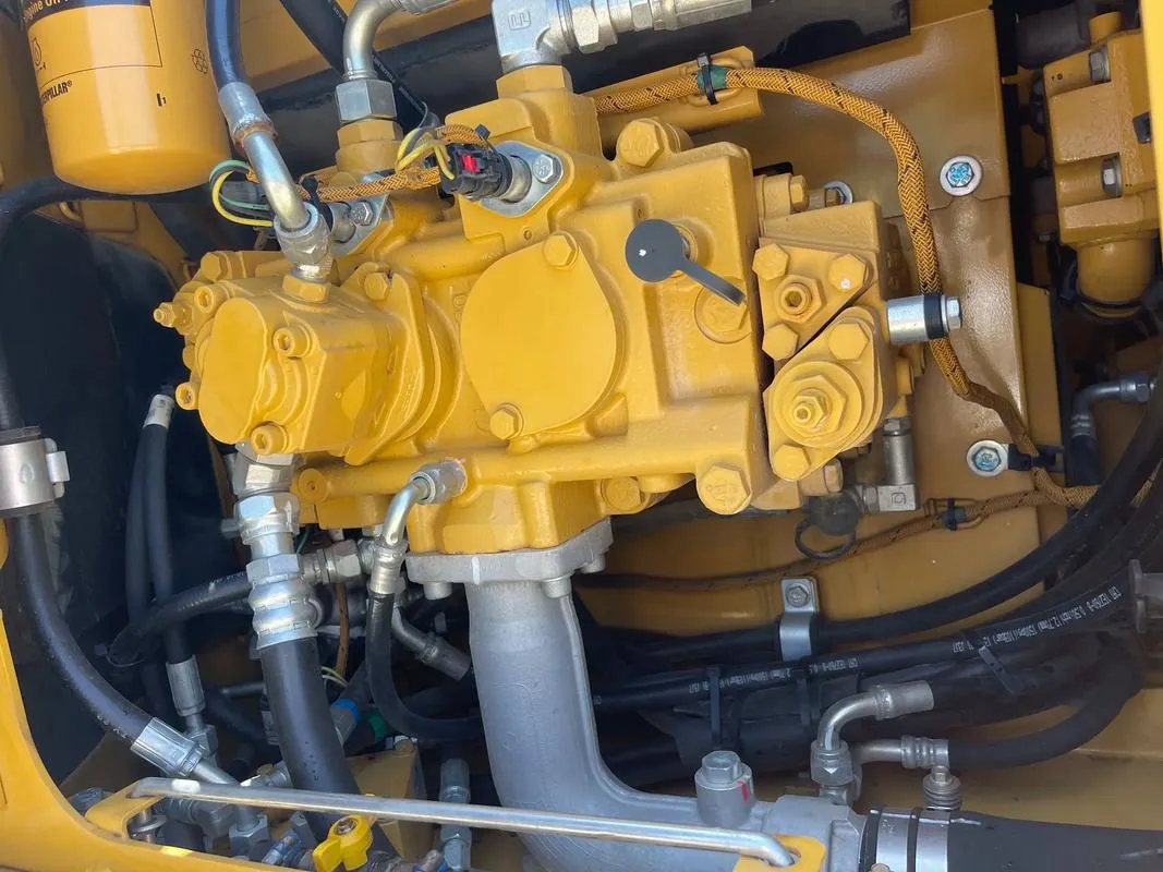 Средний экскаватор CAT 312D2GC б/у1