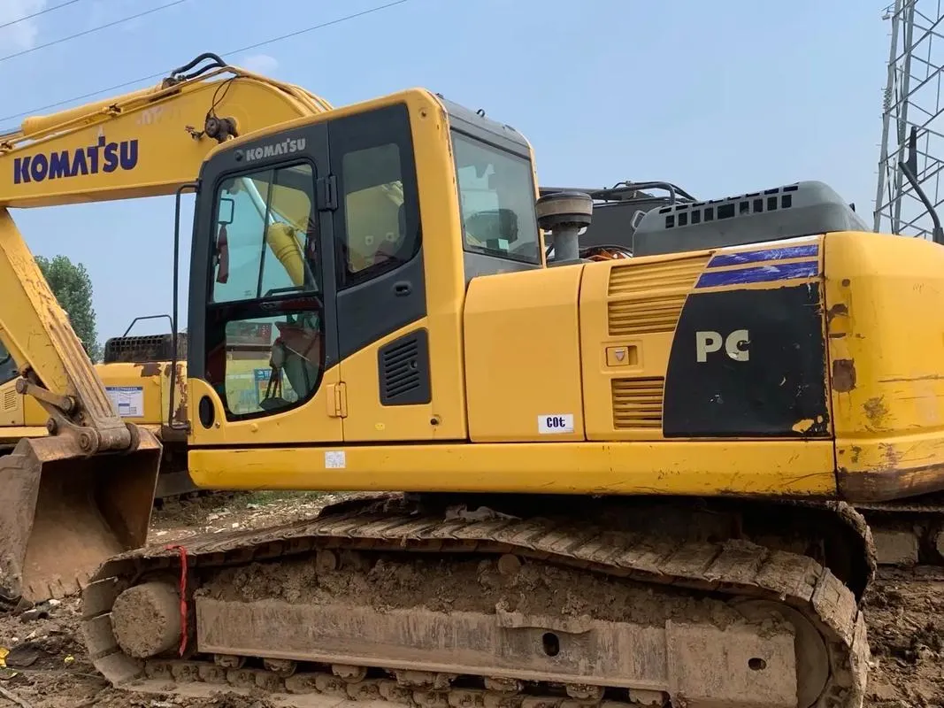 Средний экскаватор KOMATSU PC200-8M0 б/у