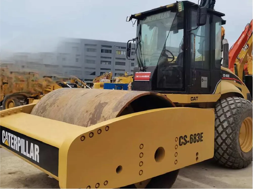 Виброуплотнитель CAT CS683E б/у2